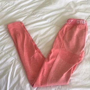 Gym shark leggings